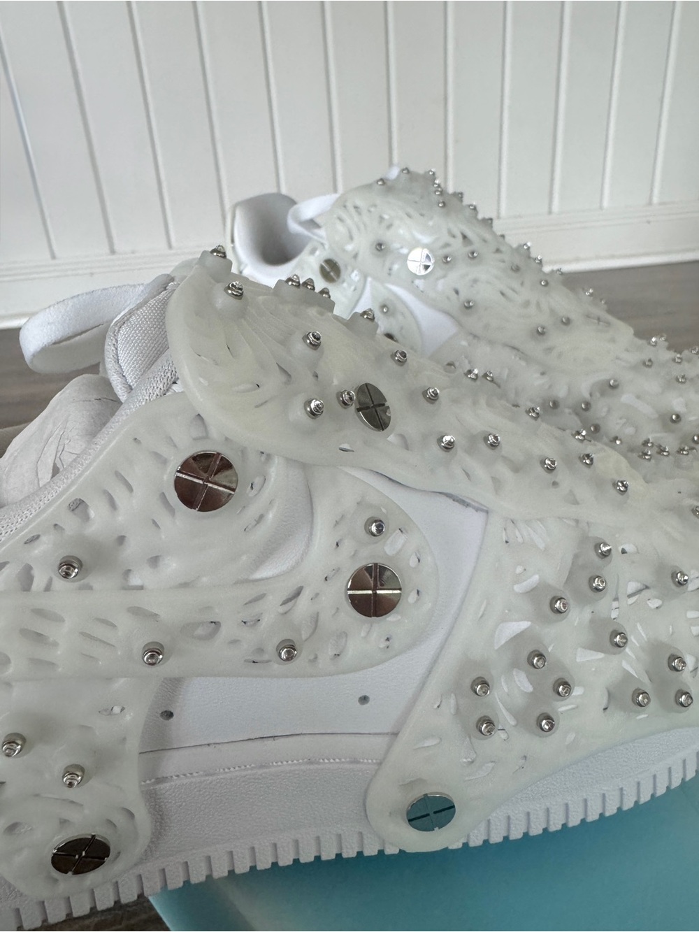 Nike x Swarovski Air Force 1 Crystal Sneakers - Picture 3 of 11